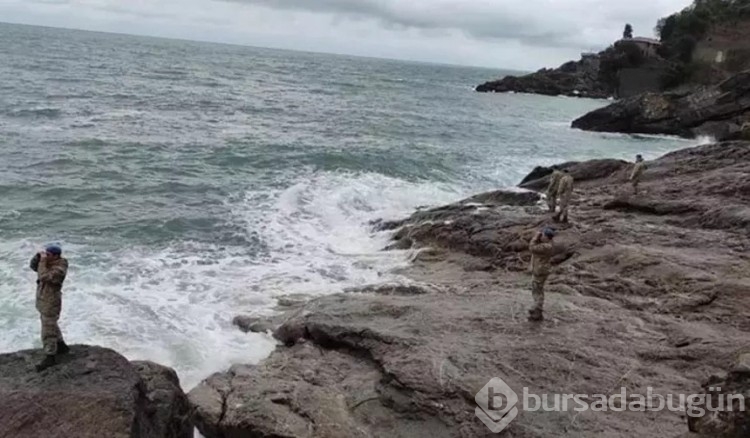 Rize'de odun toplamaya gittiği sahilde fırtınada kayboldu!