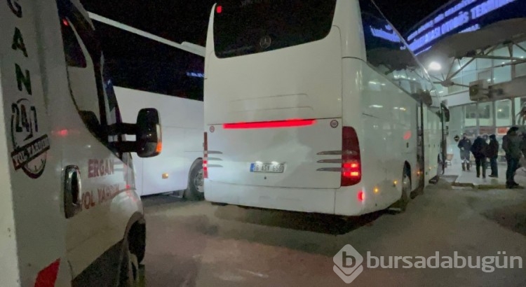 Bursa'da Anıtkabir'i ziyarete giden yolcuları taşıyan tur otobüsü çalıntı çıktı