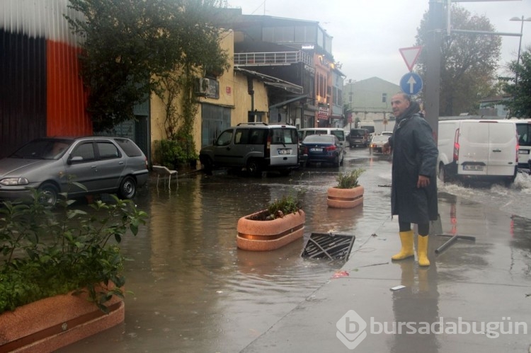 İstanbul'da fırtına: 1 can kaybı
