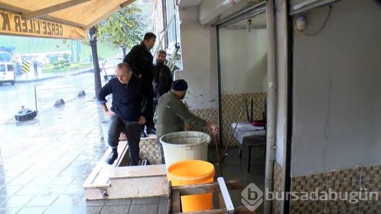 İstanbul'da fırtına: 1 can kaybı
