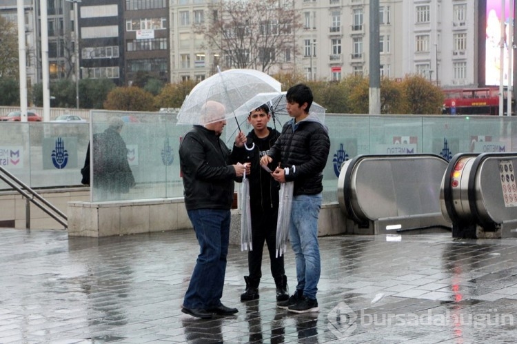 İstanbul'da fırtına: 1 can kaybı
