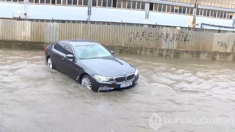 İstanbul'da fırtına: 1 can kaybı
