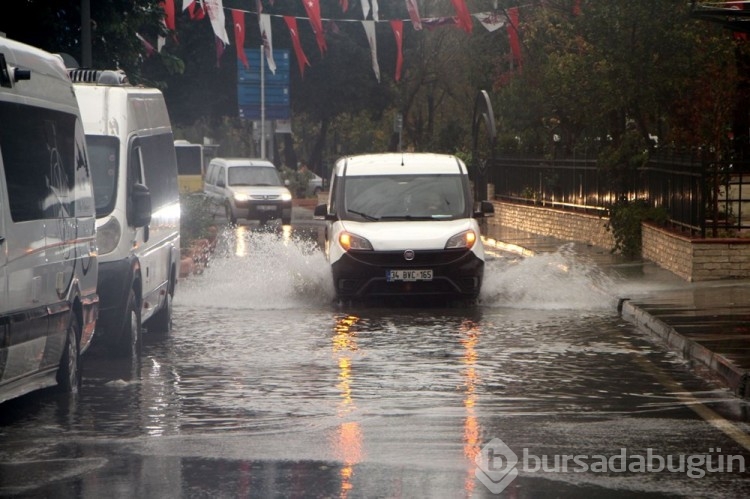 İstanbul'da fırtına: 1 can kaybı
