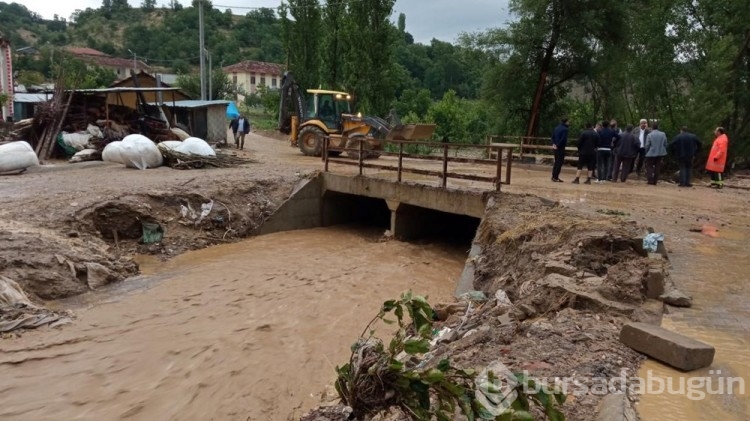 Meteorolojiden 13 kente ''Gök gürültülü sağanak'' uyarısı
