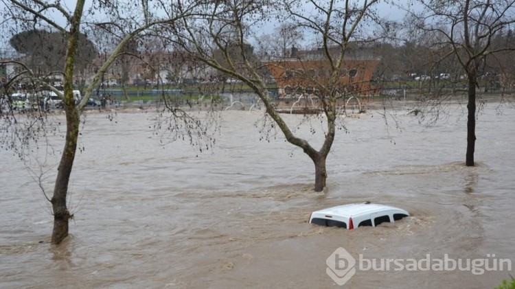 Meteorolojiden 13 kente ''Gök gürültülü sağanak'' uyarısı

