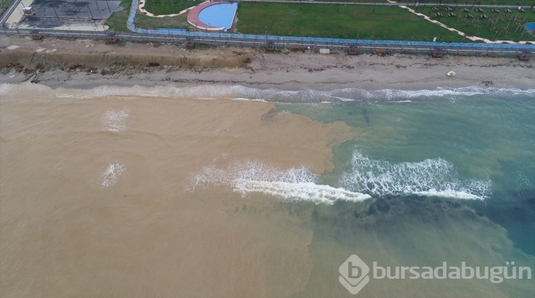 Tekirdağ'da yağış sonrası denizin rengi değişti
