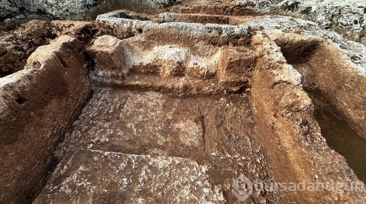 Perre Antik Kenti'nde 1800 yıllık boğa başı kabartması bulundu
