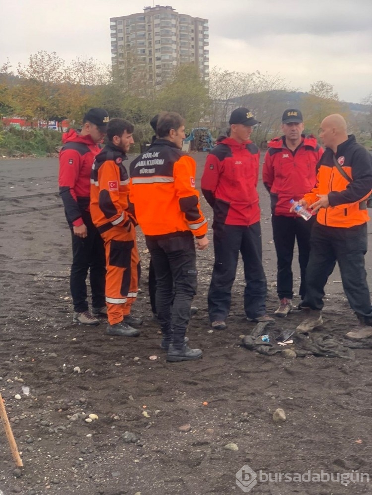 Kayıp öğrencileri arama çalışmalarında 4. gün: Cep telefonu, mont, kalem ve para bulundu
