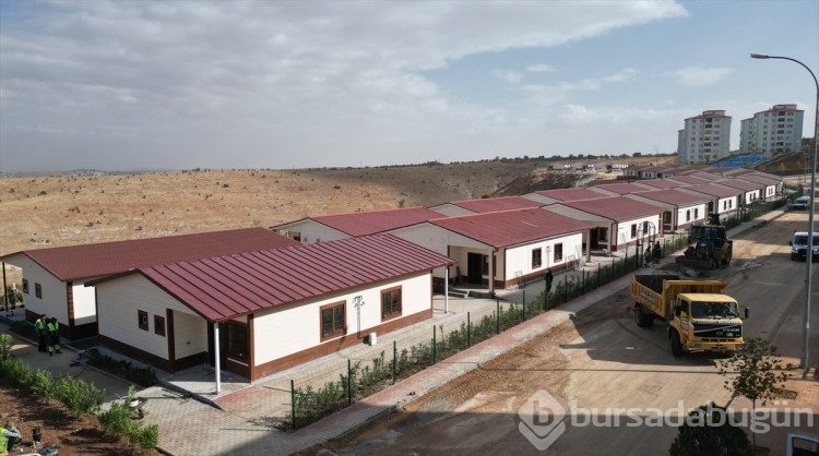 Yetimler için yapılan 100 deprem konutu ücretsiz tahsis edilecek
