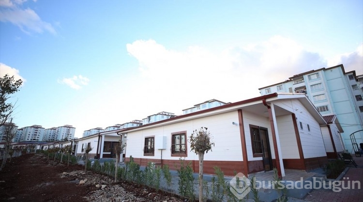 Yetimler için yapılan 100 deprem konutu ücretsiz tahsis edilecek
