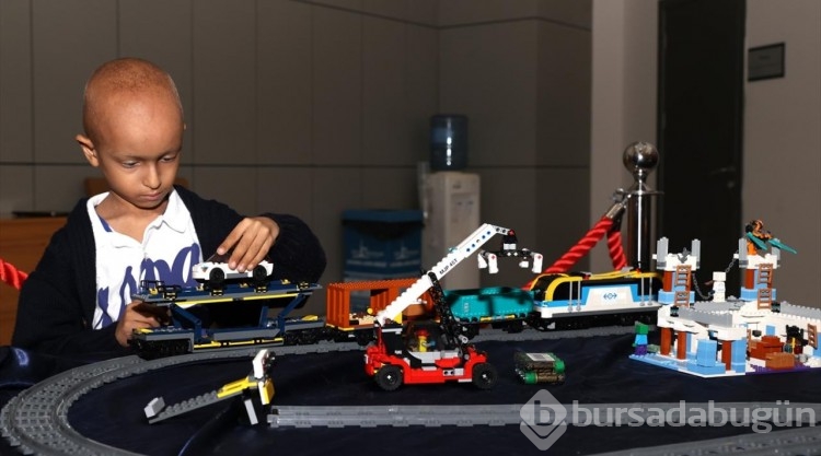 Sağ tarafı felç olan minik Kuzey "lego"larla sağlığına kavuştu
