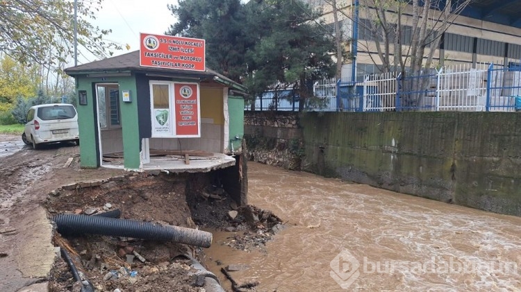 Dere kenarında bulunan taksi durağının altındaki toprak kaydı
