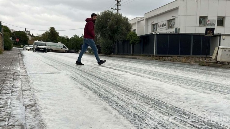 Bodrum'daki merak uyandıran köpüğün nedeni belli oldu
