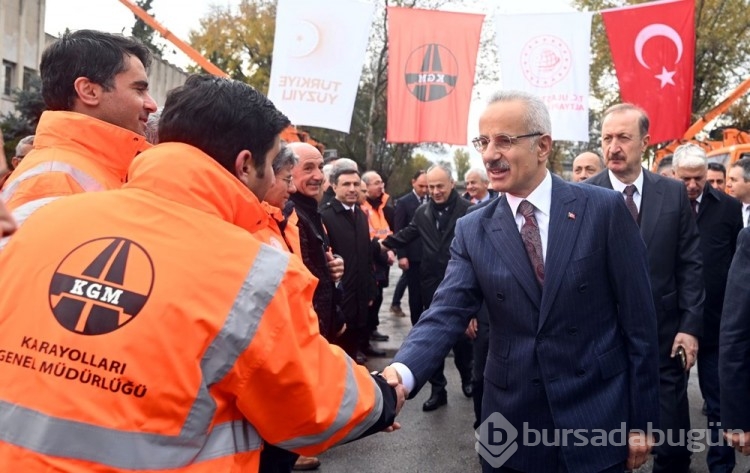 Ulaştırma ve Altyapı Bakanlığı kara yollarında kar ve buzla mücadele için hazır
