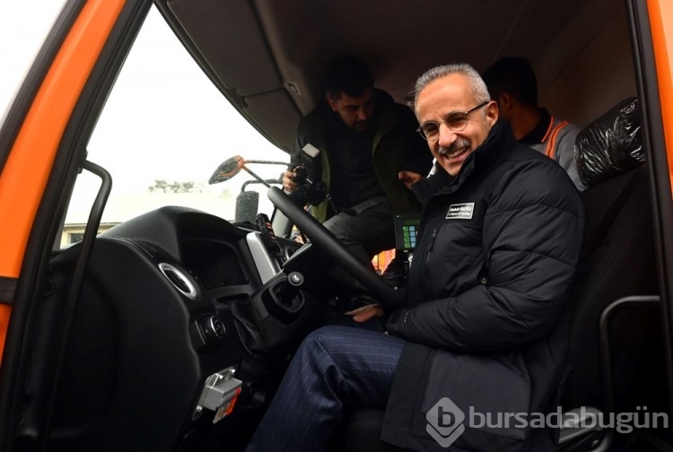 Ulaştırma ve Altyapı Bakanlığı kara yollarında kar ve buzla mücadele için hazır
