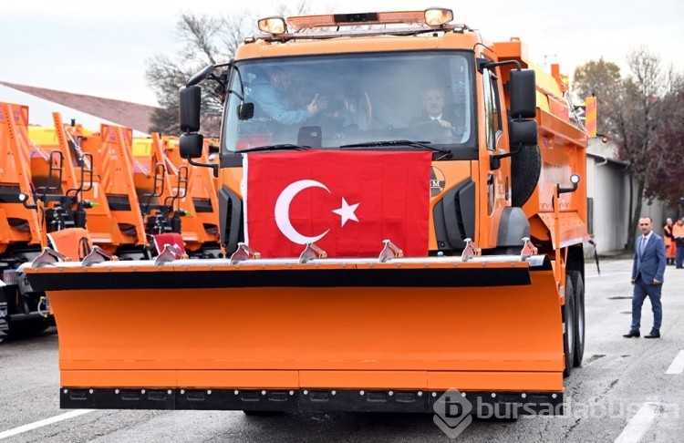 Ulaştırma ve Altyapı Bakanlığı kara yollarında kar ve buzla mücadele için hazır
