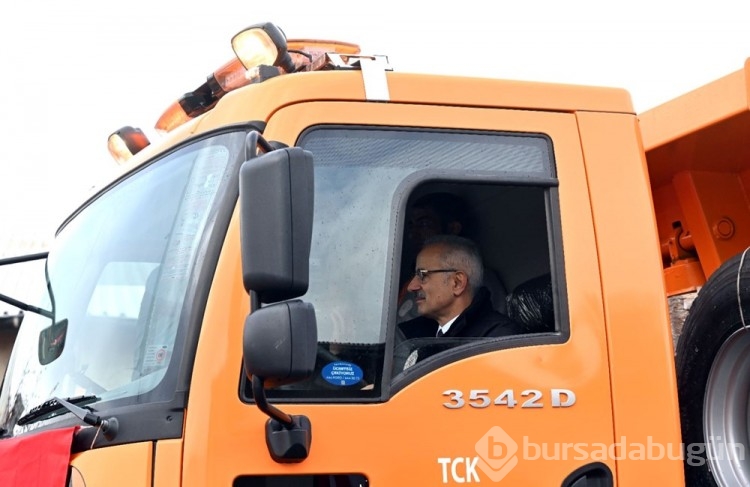 Ulaştırma ve Altyapı Bakanlığı kara yollarında kar ve buzla mücadele için hazır
