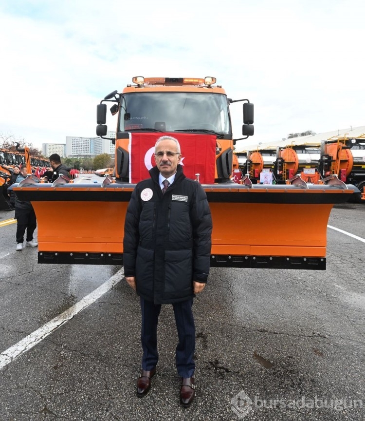 Ulaştırma ve Altyapı Bakanlığı kara yollarında kar ve buzla mücadele için hazır
