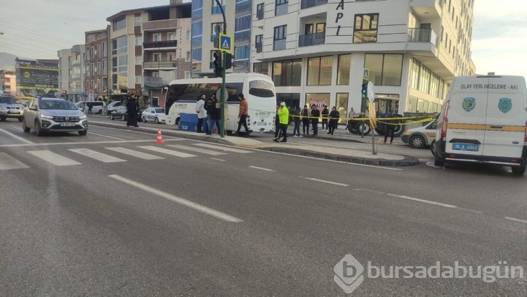 Yaya geçidinde minibüs çarpan Esra yaşamını yitirdi
