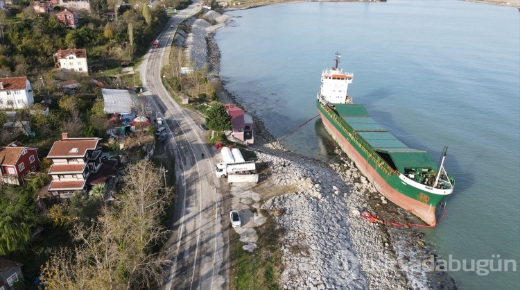 İnebolu sahilinde karaya oturan geminin yakıtının tahliyesine başlandı
