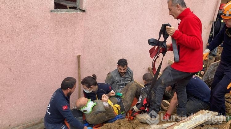 Villada toprak altında kalan işçi, 2 saatte kurtarıldı
