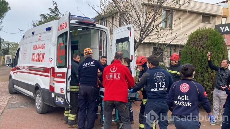 Villada toprak altında kalan işçi, 2 saatte kurtarıldı
