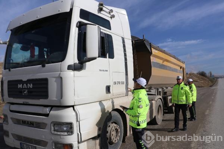 Kış lastiği denetimleri yapılıyor
