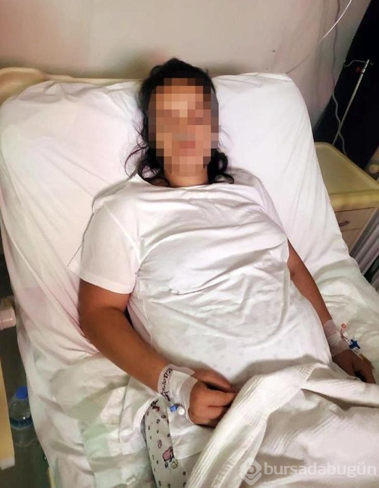 Doğumda annenin vücudunda gazlı bez unutulmasına inceleme

