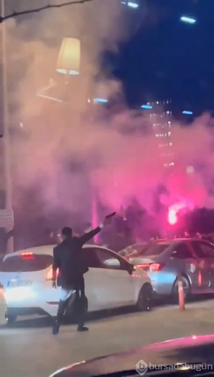 Bursa'da iki ayrı düğün konvoyu! Havaya ateş ettiler, lastik yaktılar