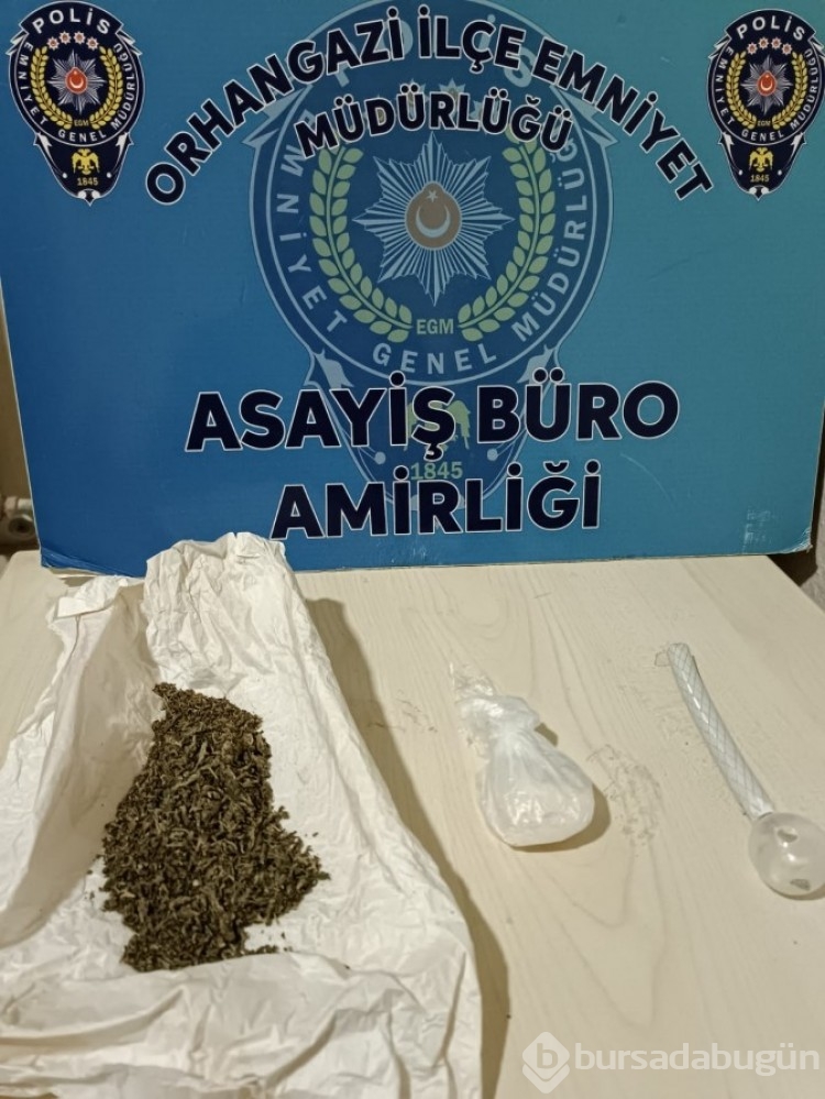 Bursa Orhangazi'de uyuşturucu başta olmak üzere çeşitli suçlardan yakalanan 9 kişi tutuklandı!