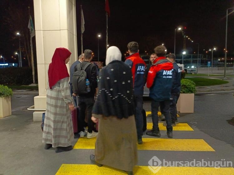 Gazze'den tahliye edilen 68 kişi İstanbul'a geldi
