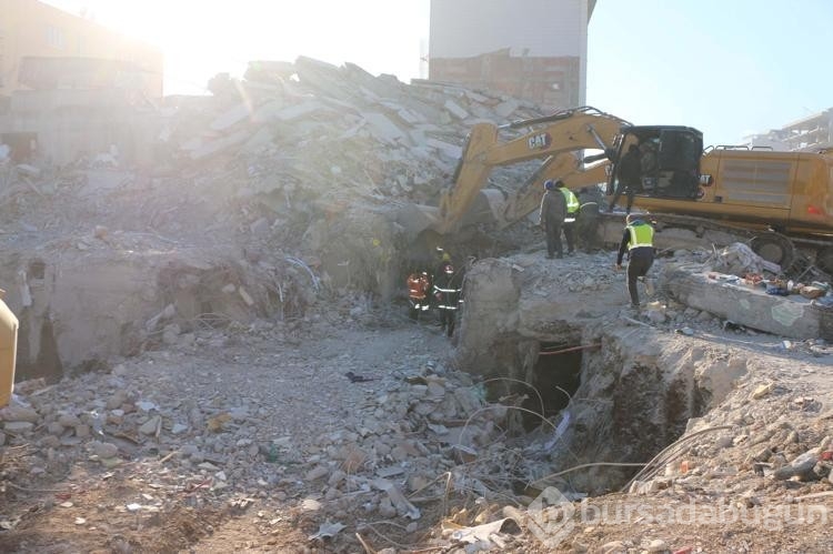 Depremde 72 kişinin hayatını kaybettiği İsias Otel'de deniz kumu kullanılmış
