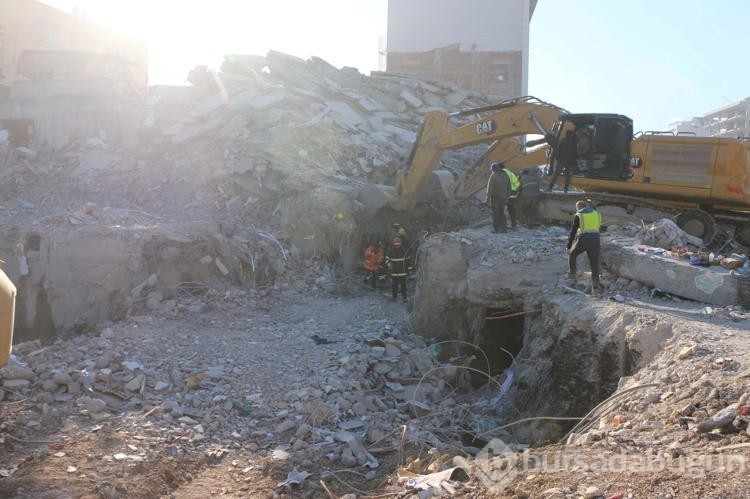 Depremde 72 kişinin hayatını kaybettiği İsias Otel'de deniz kumu kullanılmış
