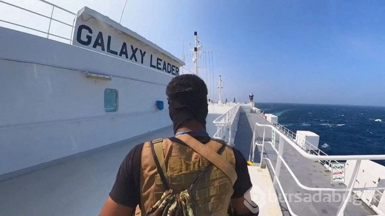 Husilerin kaçırdığı gemiye tur
