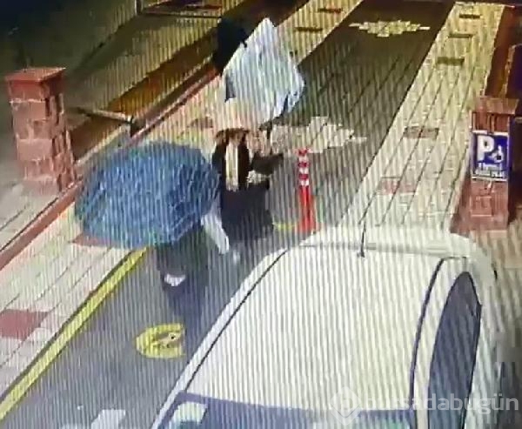 İstanbul'da 24 eve giren çakar lambalı hırsızlar yakalandı
