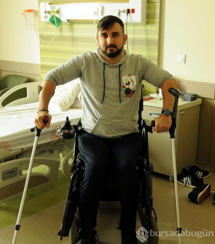 Ceviz ağacından düşerek felç kalan Doğan, 5 yıl sonra ilk adımlarını attı
