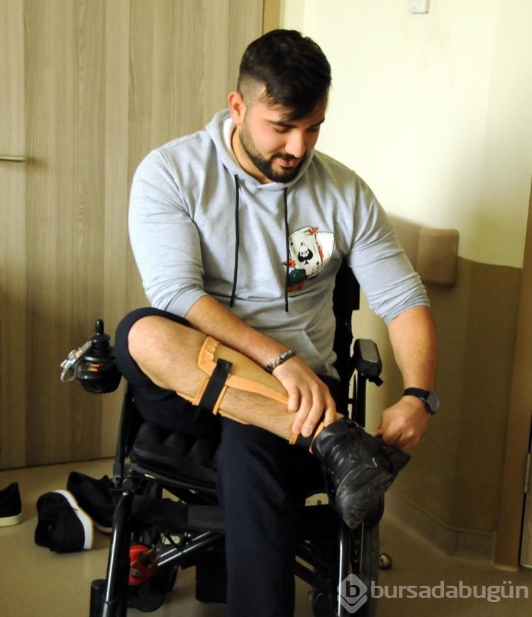 Ceviz ağacından düşerek felç kalan Doğan, 5 yıl sonra ilk adımlarını attı
