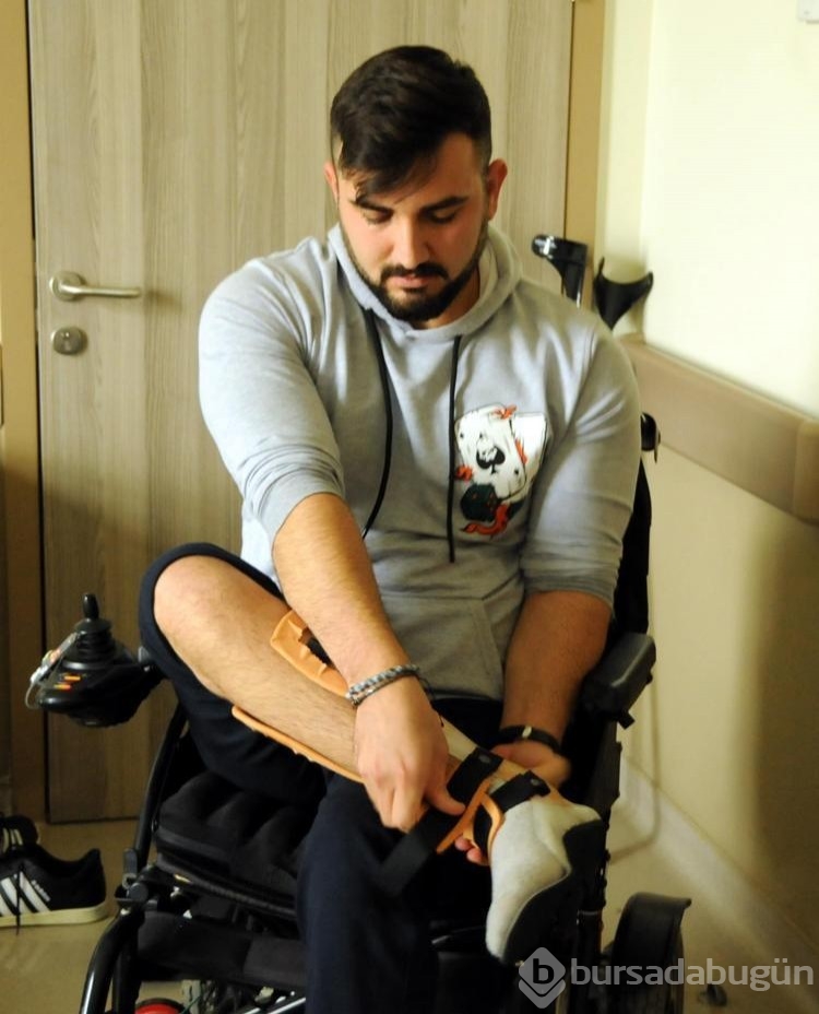 Ceviz ağacından düşerek felç kalan Doğan, 5 yıl sonra ilk adımlarını attı
