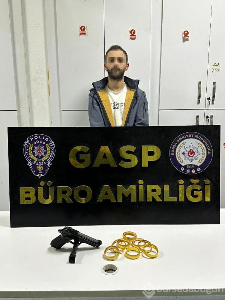 Kar maskesiyle gelip bilezik fiyatı sorduğu kuyumcuyu soydu, ormanda yakalandı
