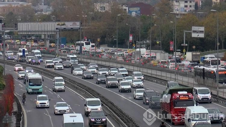 İstanbul'da trafik yoğunluğunda önlenemeyen artış
