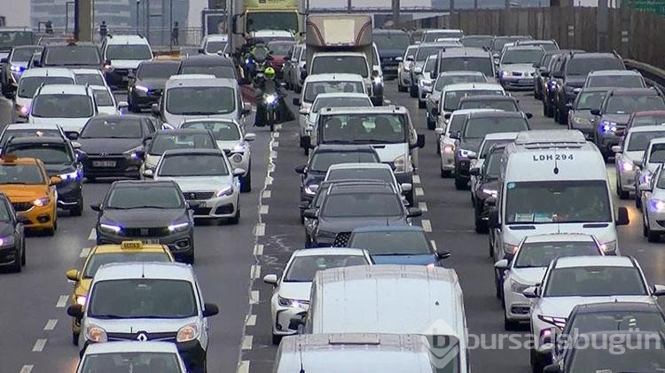 İstanbul'da trafik yoğunluğunda önlenemeyen artış
