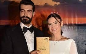 Ünlü çiftten balayı pozları