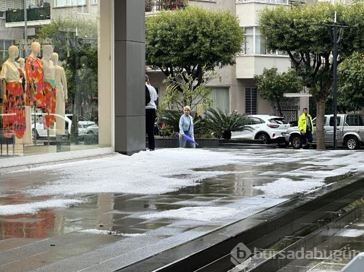 Alanya'da dolu ve sağanak etkili oldu
