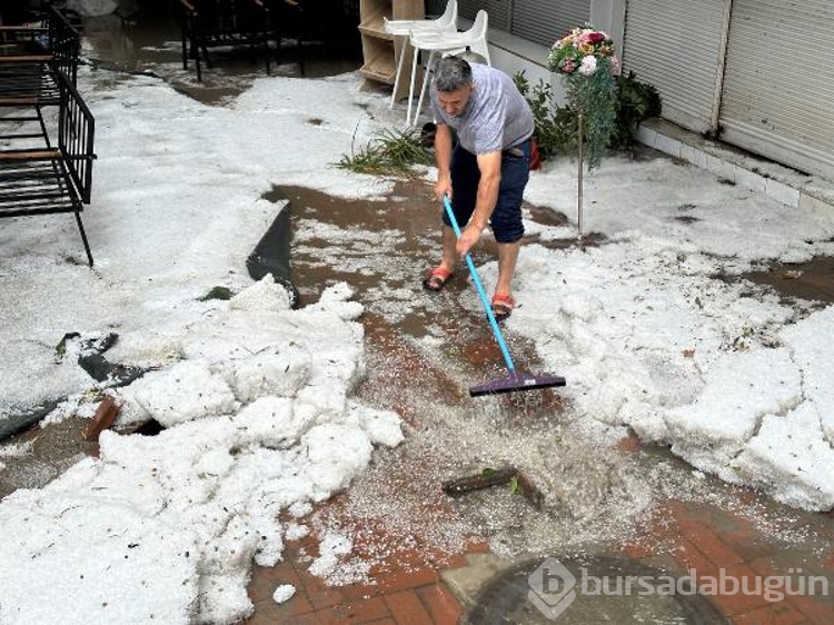 Alanya'da dolu ve sağanak etkili oldu
