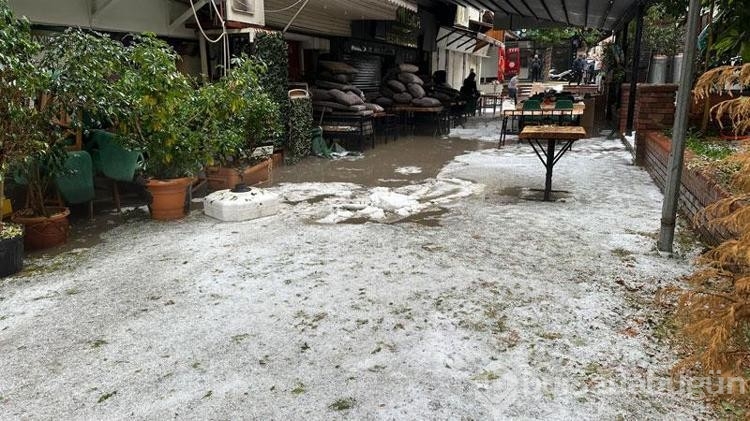 Alanya'da dolu ve sağanak etkili oldu
