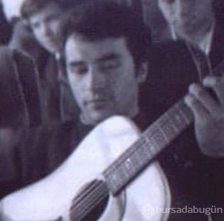 Apaşlar grubunun gitaristi Yalçınkaya Tümay vefat etti
