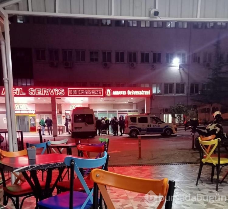 TIR'ın dorsesinden 61 kaçak göçmen çıktı
