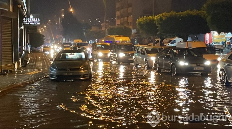 Hatay'da sağanak hayatı olumsuz etkiledi
