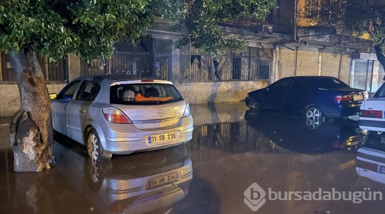Hatay'da sağanak hayatı olumsuz etkiledi
