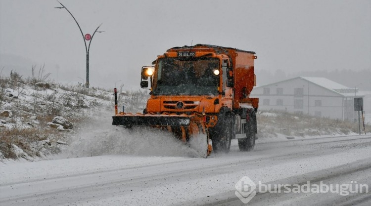 Kars'ta kar yağışı etkili oldu

